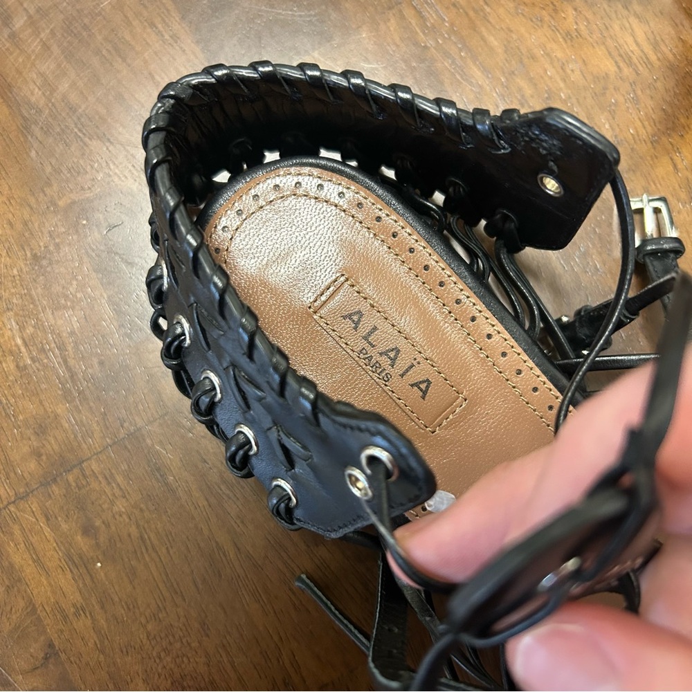 Never worn Alaia Black Whipstitch Leather Flat Sandal Size EU 38.5 or U.S. 8 - Picture 3 of 14
